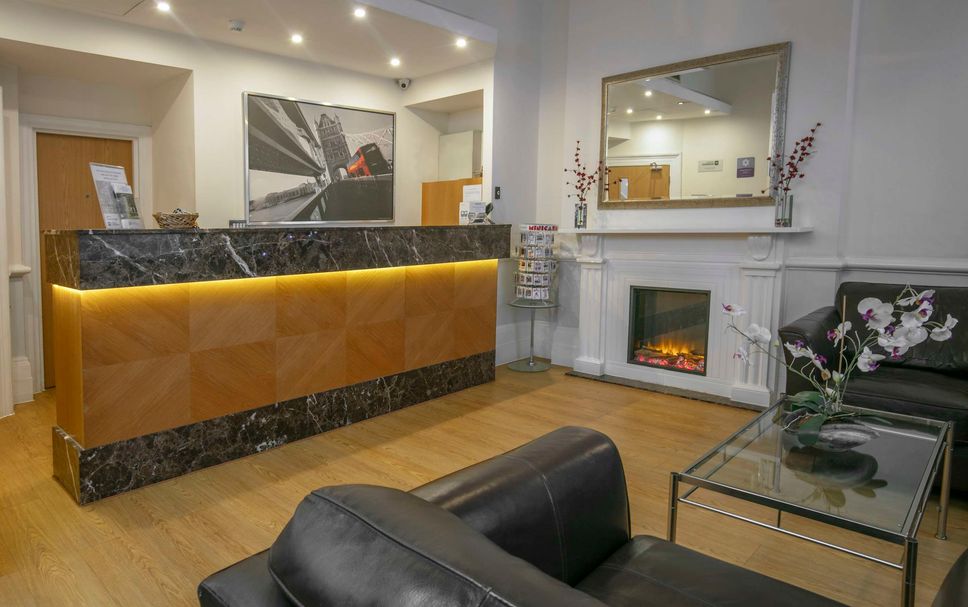 프론트 데스크 사진