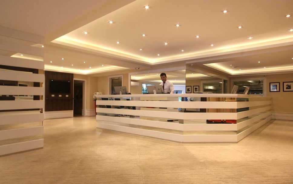 프론트 데스크 사진