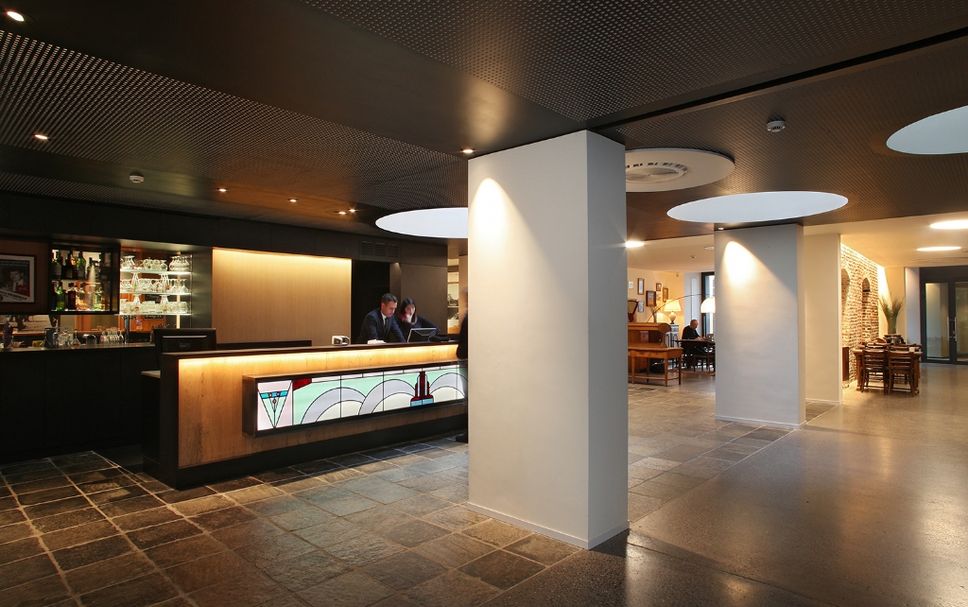 프론트 데스크 사진