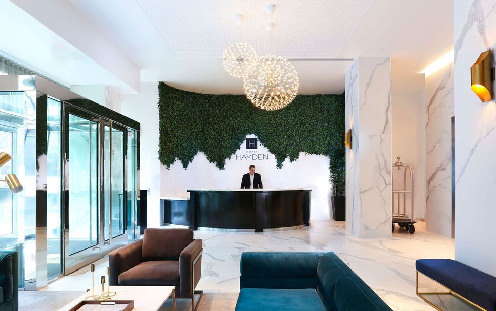 프론트 데스크 사진