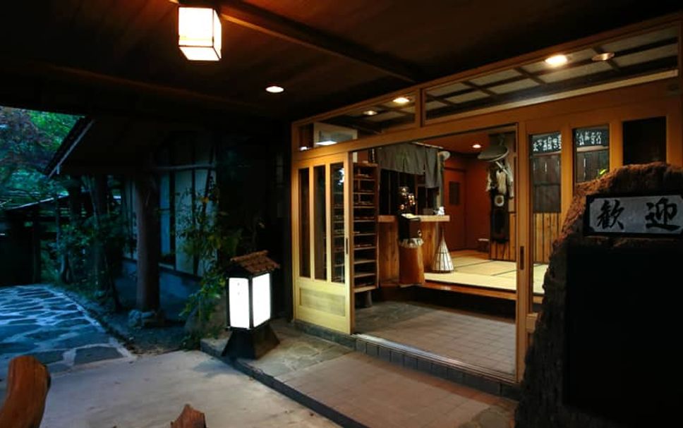 호텔 입구 사진