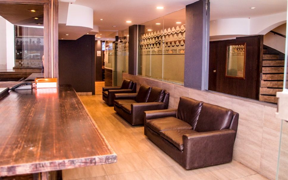 프론트 데스크 사진